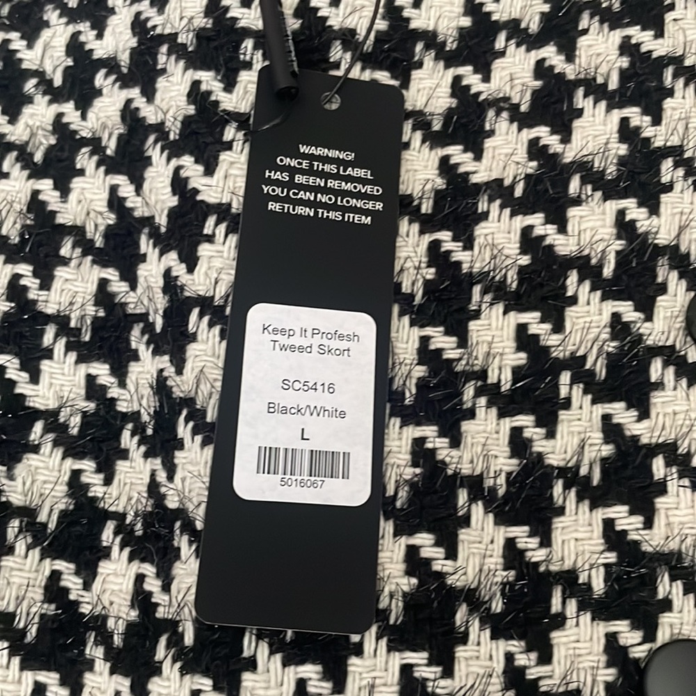 Patterned Skort 🖤 - Picture 4 of 5